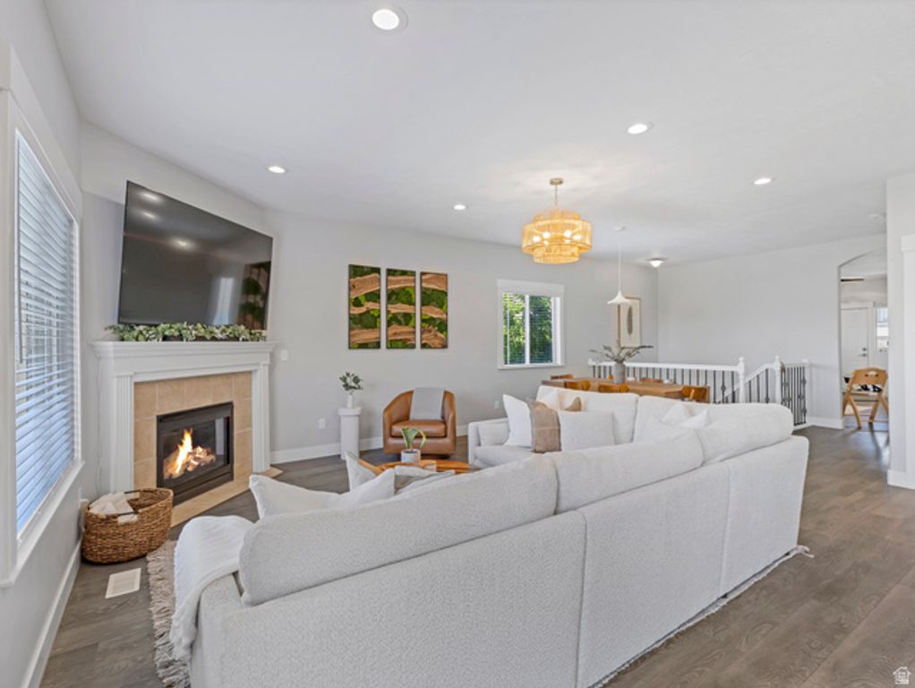 Image 4 of property listing at 4797 N SHADY VIEW LN, Lehi, UT 84043