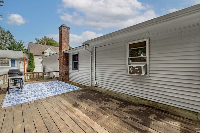 80 Quartus St, Chicopee, MA 01013