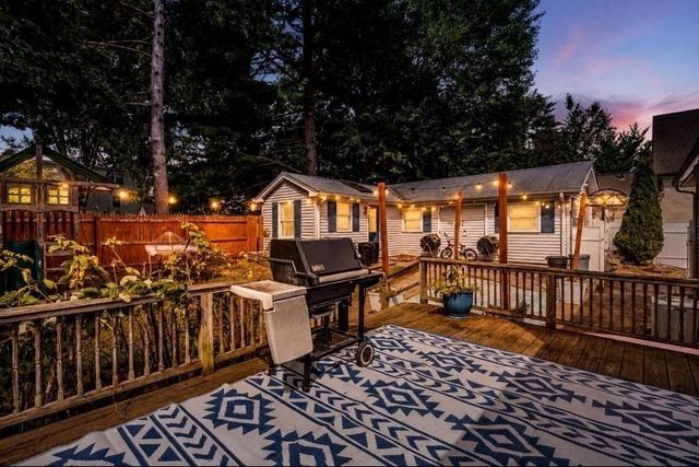 80 Quartus St, Chicopee, MA 01013