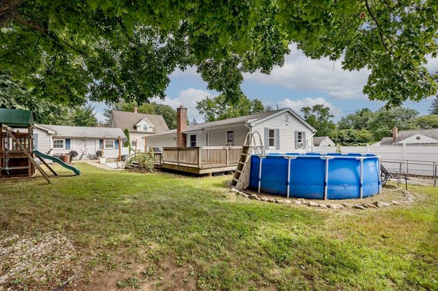 80 Quartus St, Chicopee, MA 01013