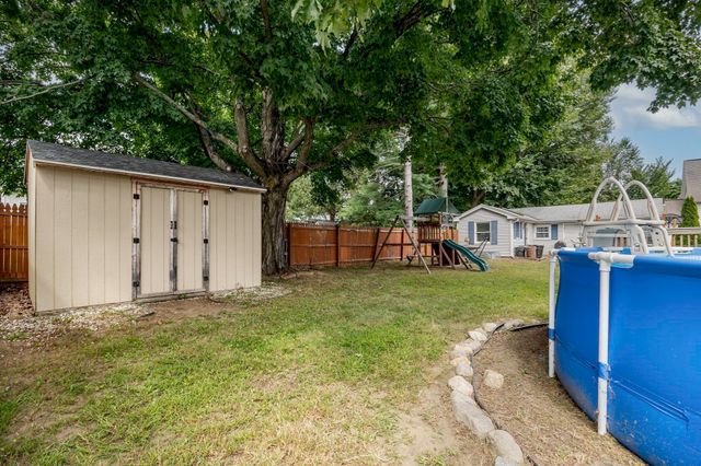 80 Quartus St, Chicopee, MA 01013