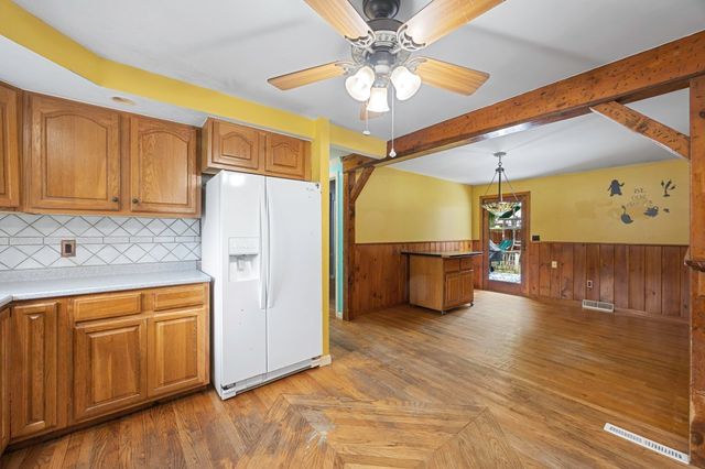 80 Quartus St, Chicopee, MA 01013