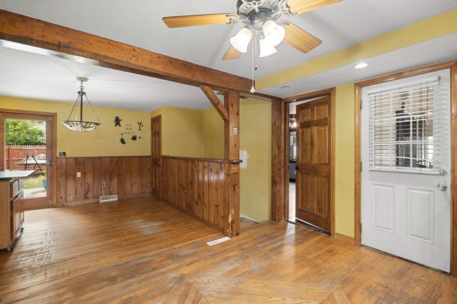 80 Quartus St, Chicopee, MA 01013