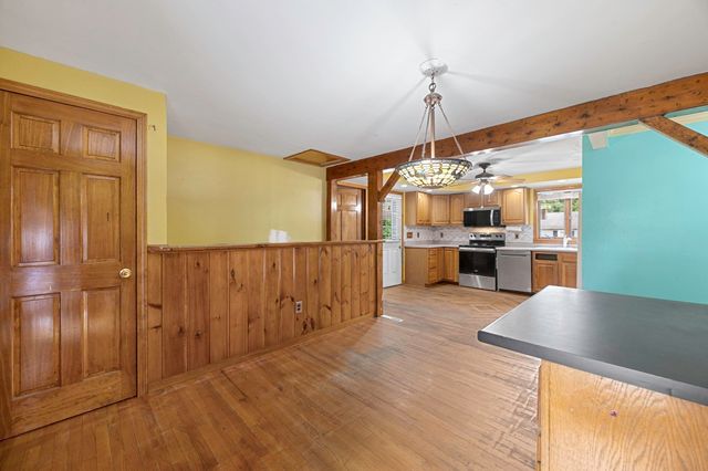 80 Quartus St, Chicopee, MA 01013