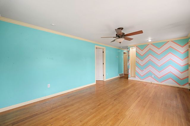 80 Quartus St, Chicopee, MA 01013