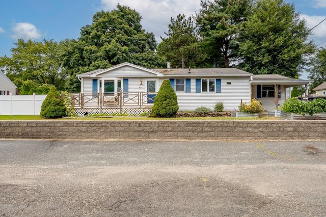 80 Quartus St, Chicopee, MA 01013