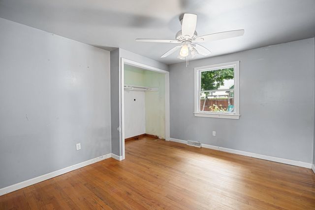 80 Quartus St, Chicopee, MA 01013