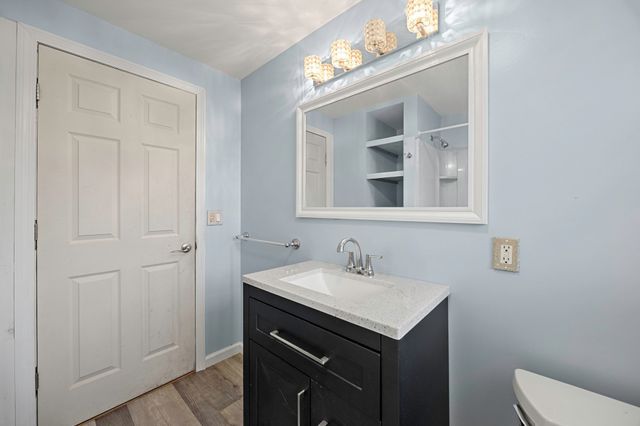 80 Quartus St, Chicopee, MA 01013