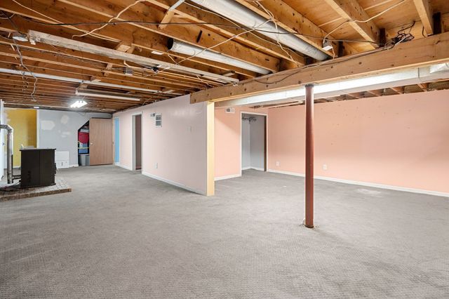80 Quartus St, Chicopee, MA 01013