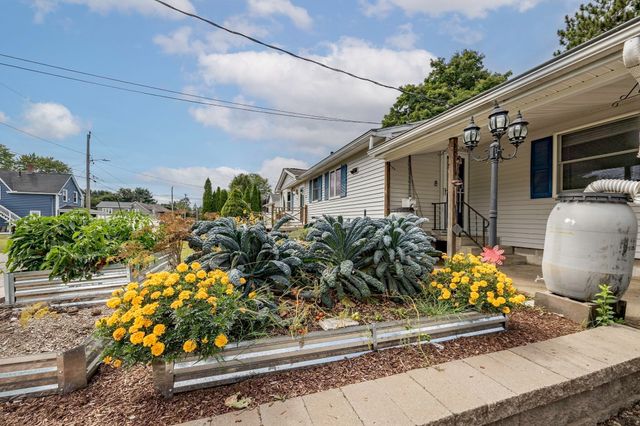 80 Quartus St, Chicopee, MA 01013
