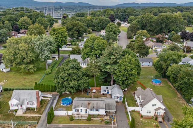80 Quartus St, Chicopee, MA 01013