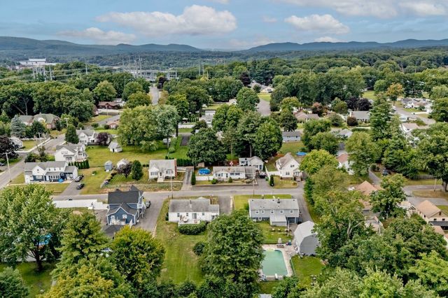 80 Quartus St, Chicopee, MA 01013
