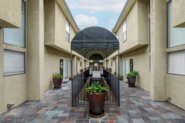 4242 Travis Street 111, Dallas, TX 75205