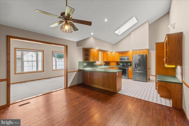 1248 HEREFORD DR, Columbia, PA 17512