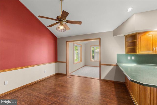 1248 HEREFORD DR, Columbia, PA 17512