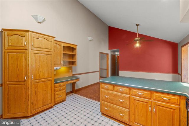1248 HEREFORD DR, Columbia, PA 17512