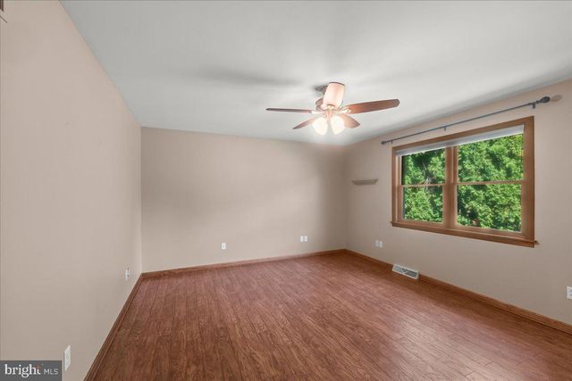 1248 HEREFORD DR, Columbia, PA 17512