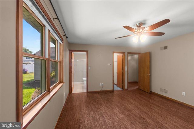 1248 HEREFORD DR, Columbia, PA 17512
