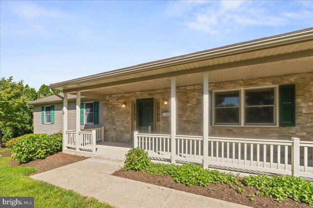 1248 HEREFORD DR, Columbia, PA 17512