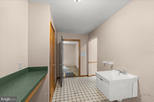 1248 HEREFORD DR, Columbia, PA 17512