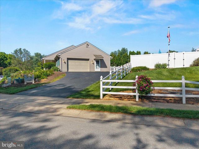 1248 HEREFORD DR, Columbia, PA 17512