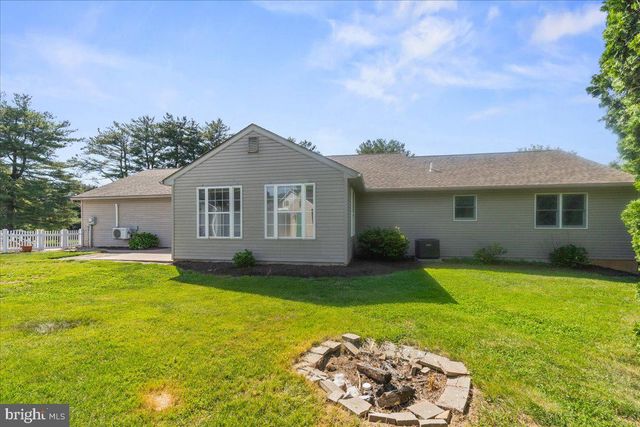 1248 HEREFORD DR, Columbia, PA 17512