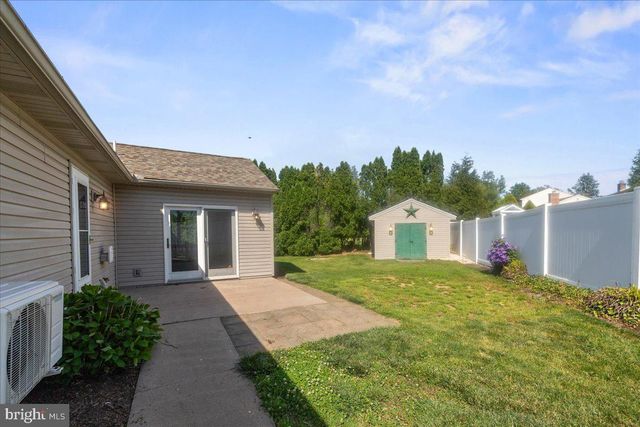 1248 HEREFORD DR, Columbia, PA 17512