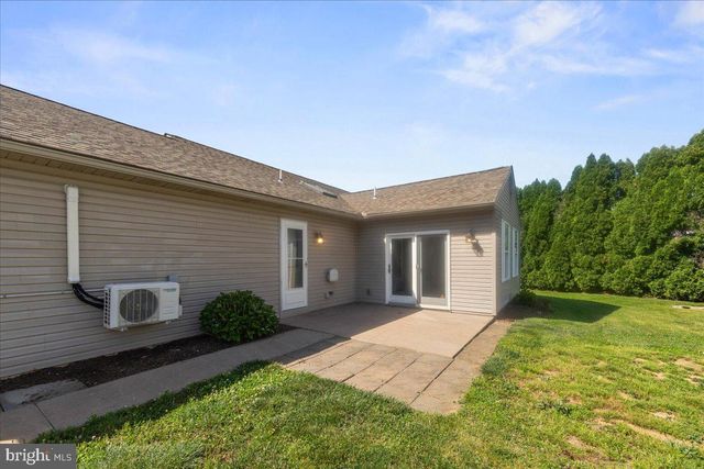 1248 HEREFORD DR, Columbia, PA 17512