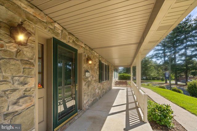 1248 HEREFORD DR, Columbia, PA 17512