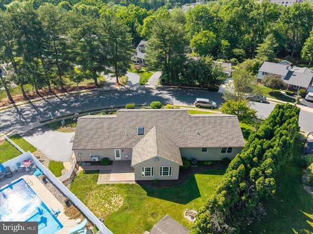 1248 HEREFORD DR, Columbia, PA 17512