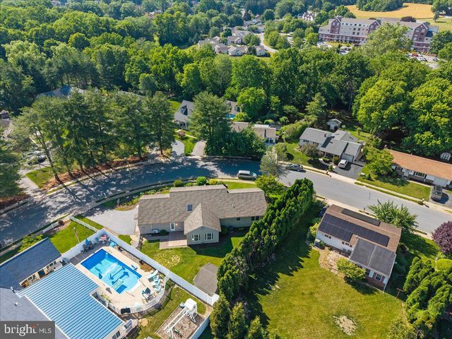 1248 HEREFORD DR, Columbia, PA 17512