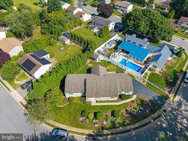 1248 HEREFORD DR, Columbia, PA 17512