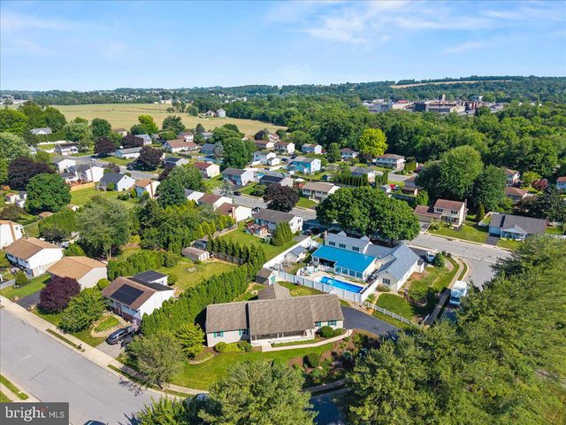 1248 HEREFORD DR, Columbia, PA 17512