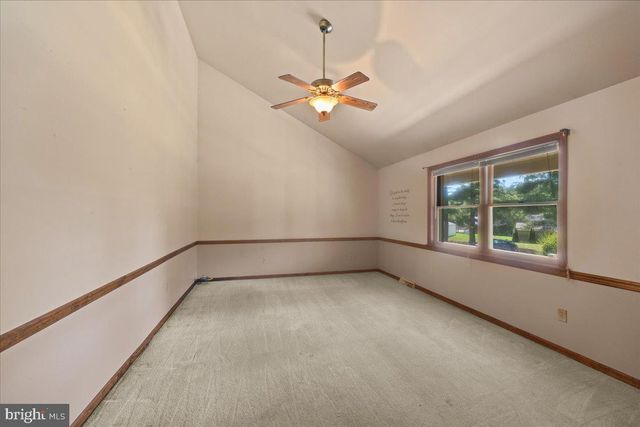 1248 HEREFORD DR, Columbia, PA 17512