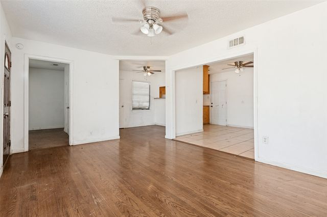 11515 Abston Lane, Dallas, TX 75218