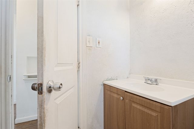 11515 Abston Lane, Dallas, TX 75218