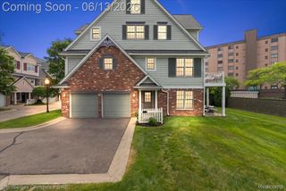26010 Felicity Landing, Harrison Charter Township, MI 48045