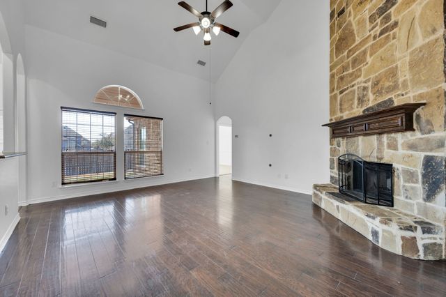 5613 Spirit Lake Drive, Fort Worth, TX 76179