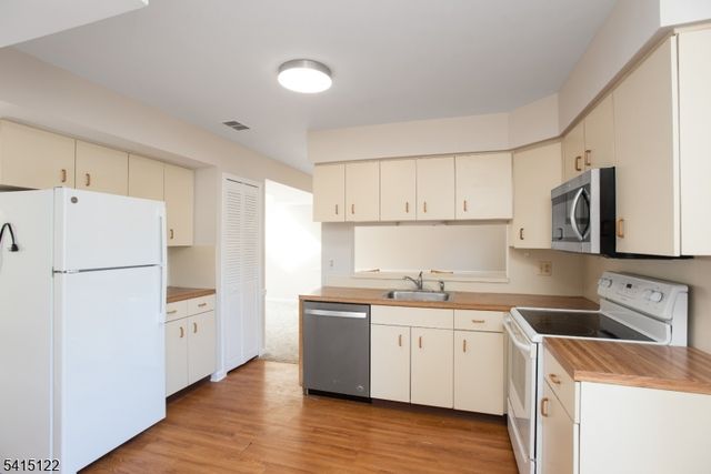 110 Village Drive, Bernards Twp., NJ 07920