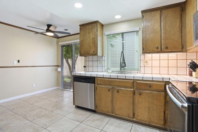 1844 Venetian Dr, Stockton, CA 95207