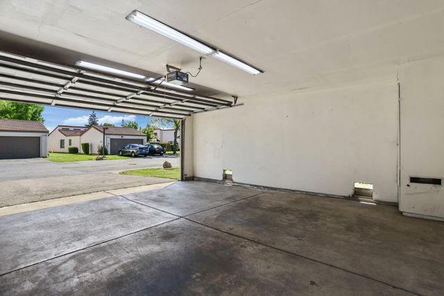 1844 Venetian Dr, Stockton, CA 95207