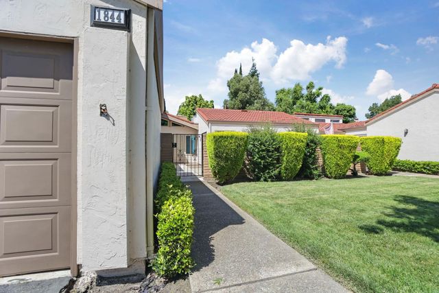 1844 Venetian Dr, Stockton, CA 95207