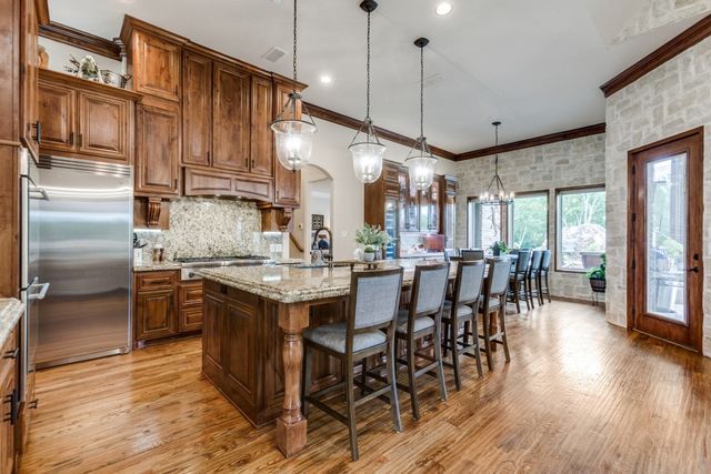 217 The Falls Drive, Sunnyvale, TX 75182