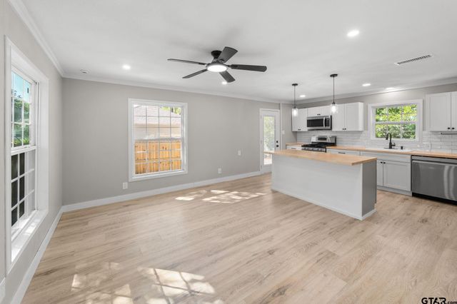 829 S College Ave, Tyler, TX 75701