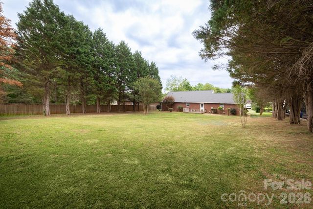 3971 Rolling Meadow Lane, Lincolnton, NC 28092