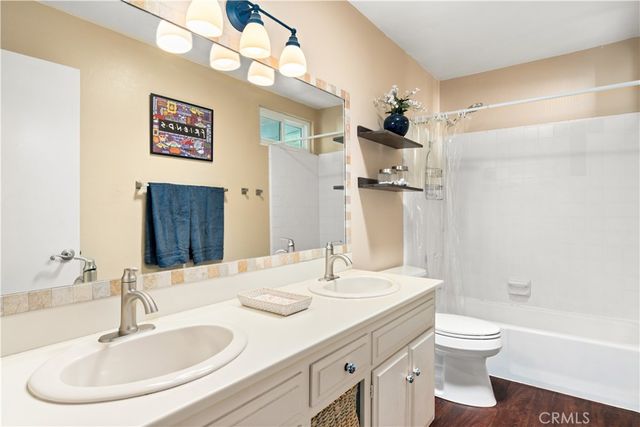 33 N Madrid, Newbury Park, CA 91320