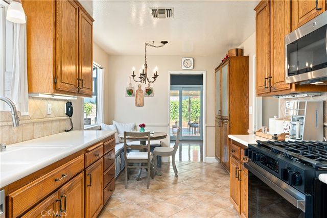 33 N Madrid, Newbury Park, CA 91320