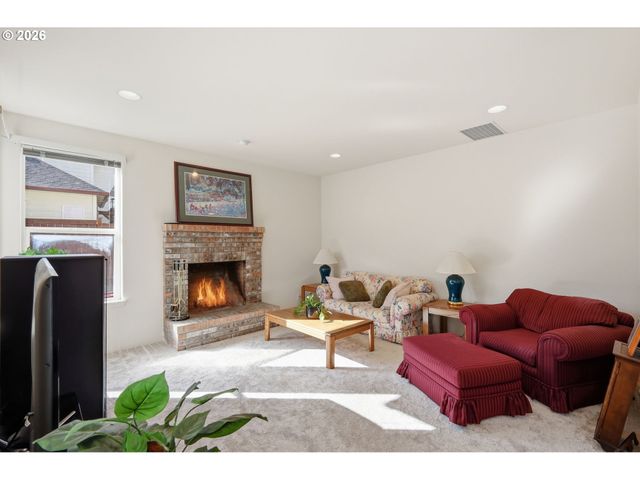 3379 S LAMBERT St, Eugene, OR 97405