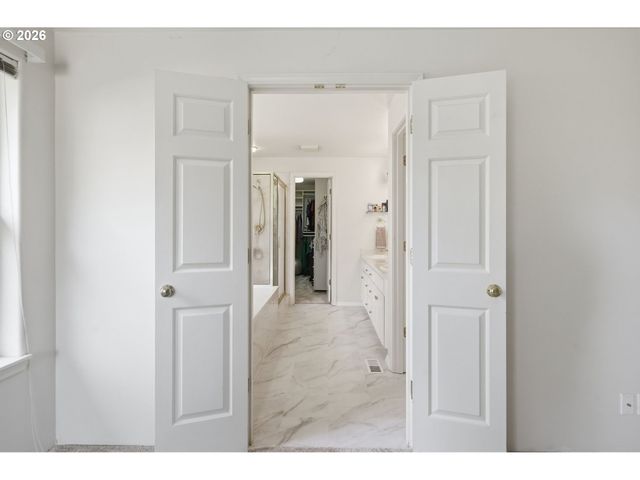 3379 S LAMBERT St, Eugene, OR 97405