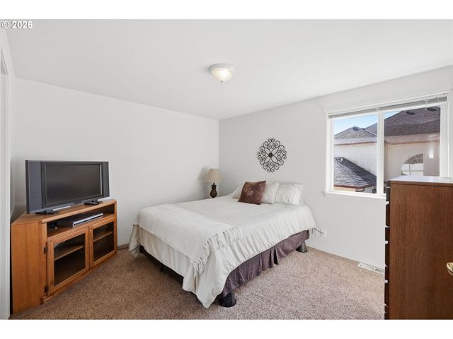 3379 S LAMBERT St, Eugene, OR 97405